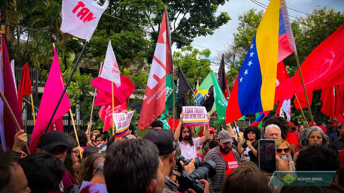 MST faz ato em frente a consulado dos EUA pela “libertação imediata” de Maduro