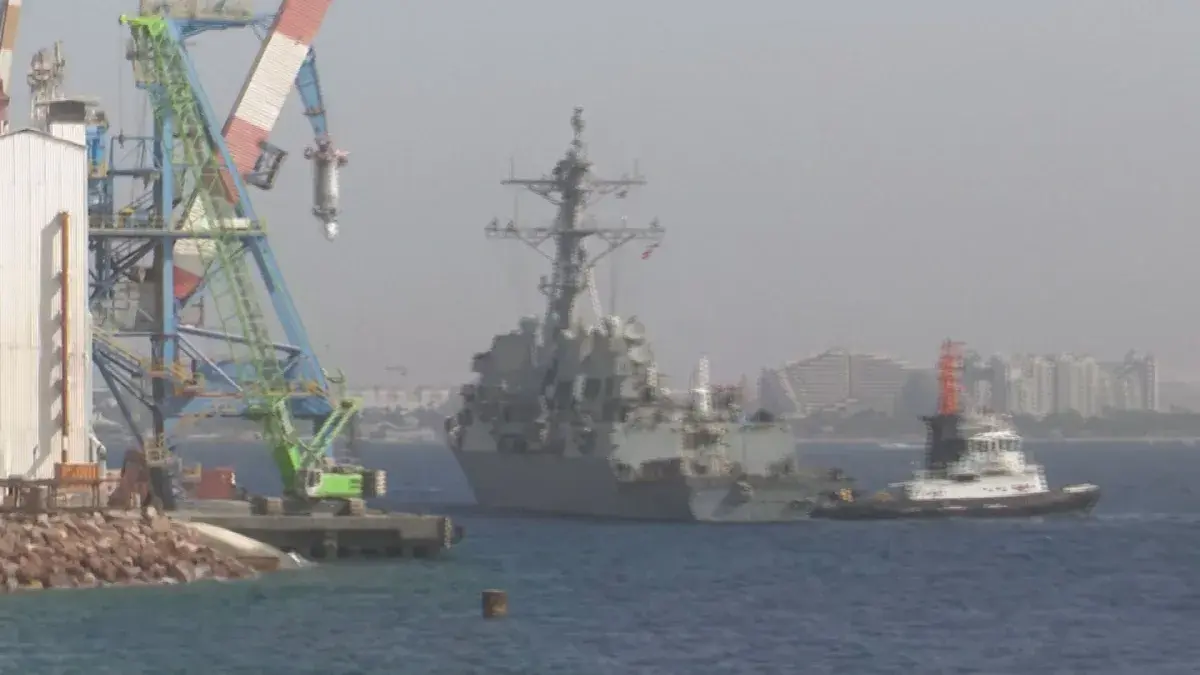 Navio militar dos EUA chega a porto de Israel, diz mídia local