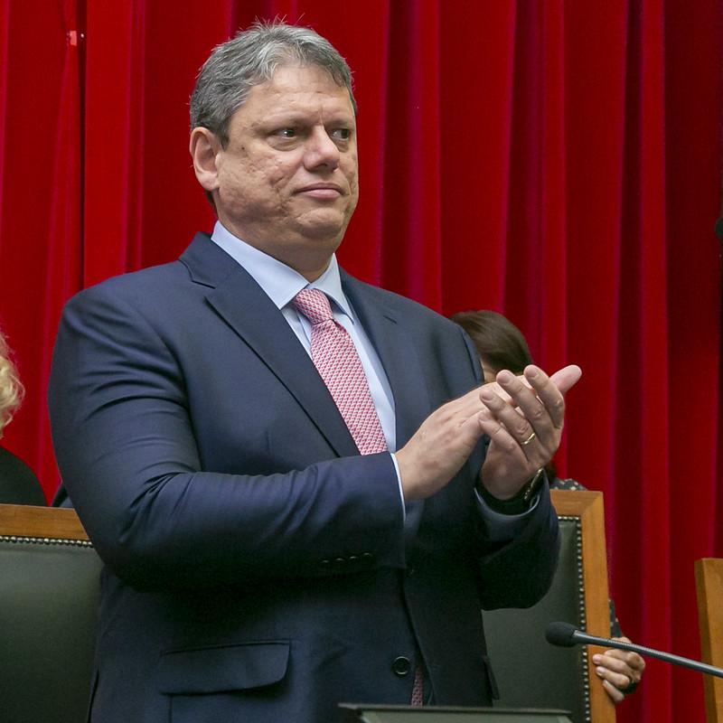 Tarcísio exalta caminhada de Nikolas: “Parabéns pela coragem”