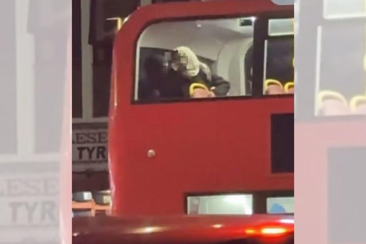 Vídeo: casal é filmado fazendo se3o em ônibus de dois andares
