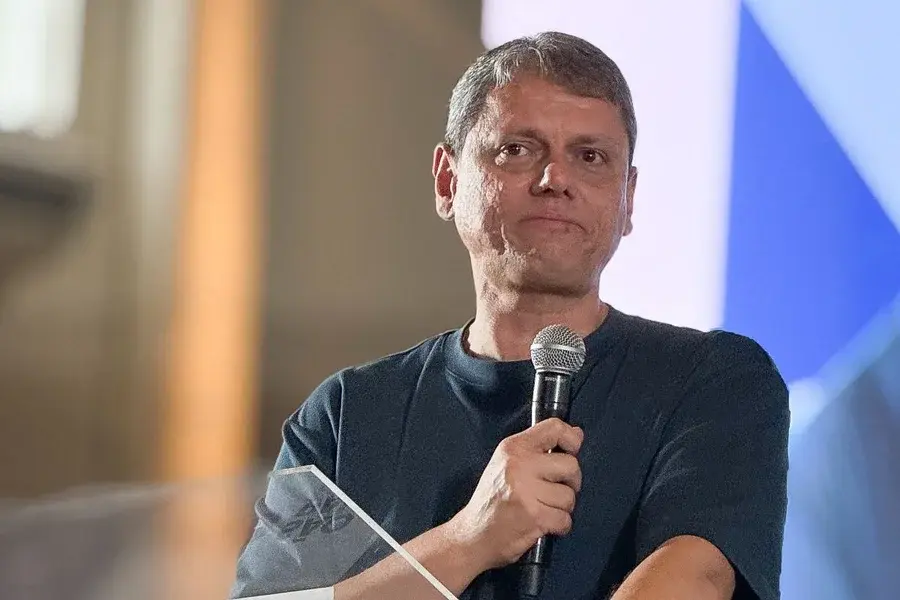 Visita de Tarcísio a Bolsonaro é cancelada