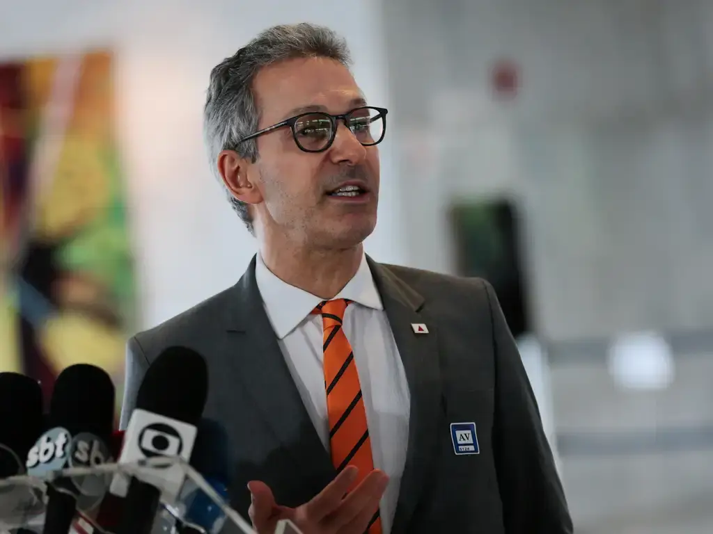 Zema descarta ser vice de Flávio Bolsonaro