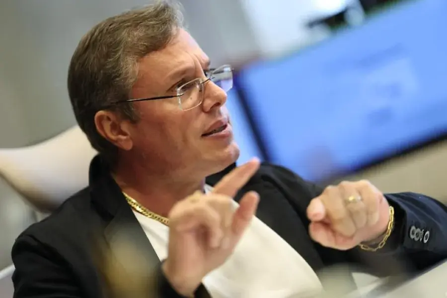 Advogado de piloto pede desculpas após fala sobre cor e classe social. Veja vídeo