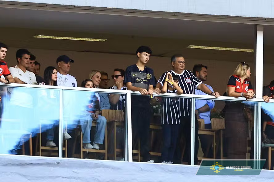 Alexandre de Moraes, Flávio Dino, Gilmar e Motta acompanham final entre Flamengo e Corinthians em Brasília