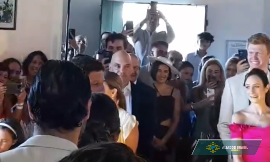 Alexandre de Moraes prestigia casamento de João Campos e Tabata Amaral em PE