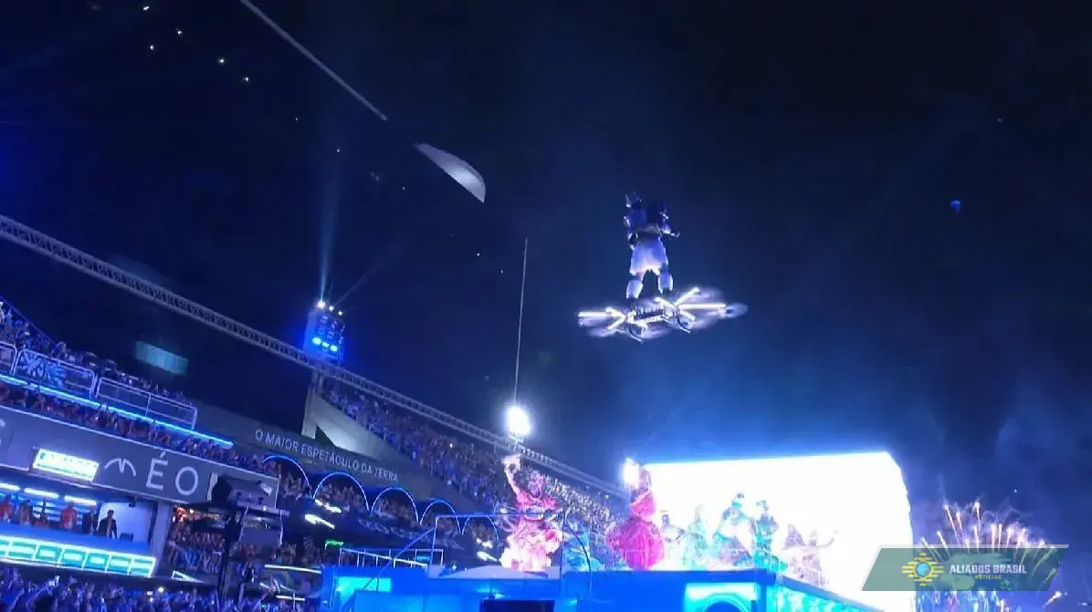 Anac pede esclarecimentos à Portela por drone tripulado durante desfile