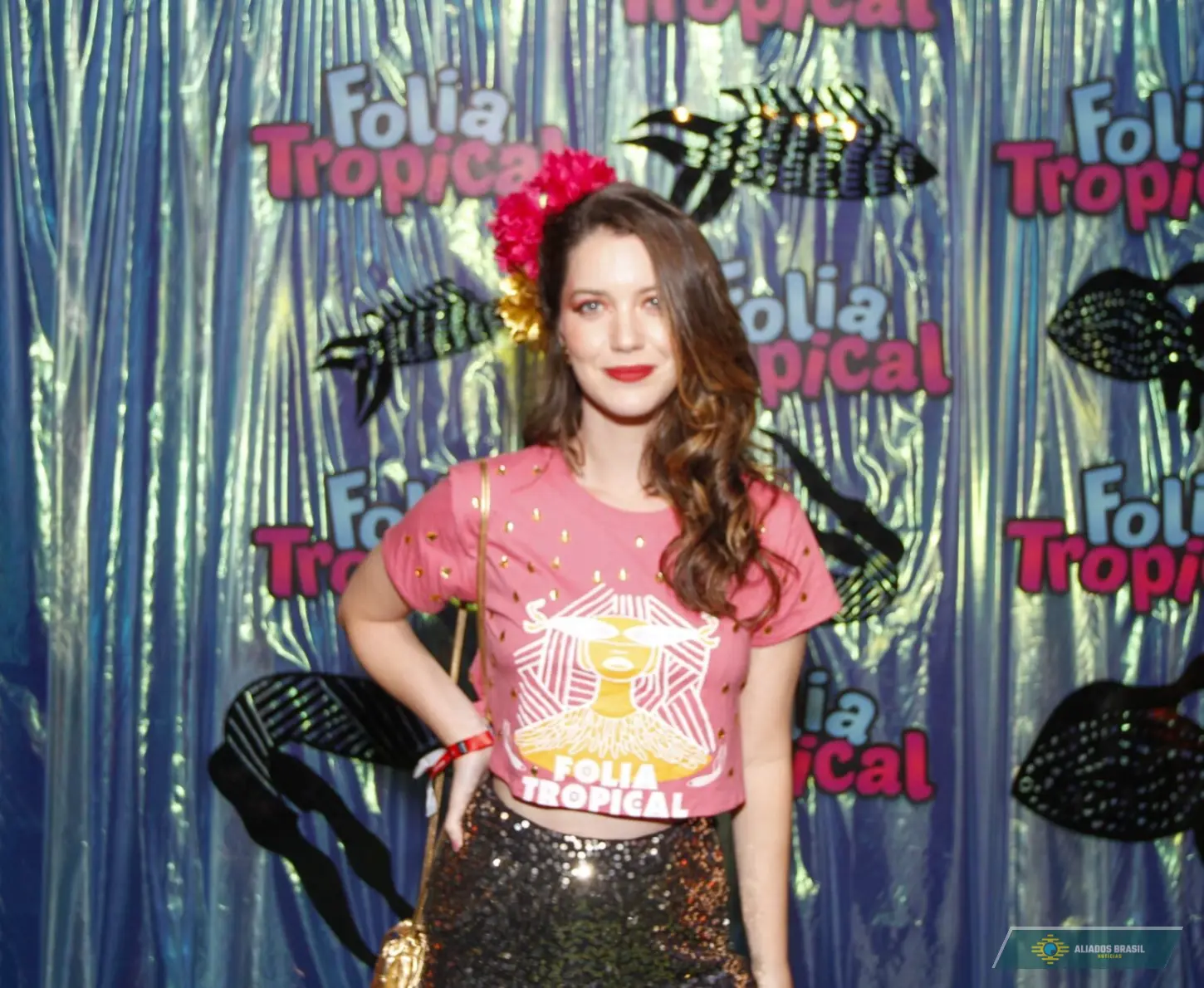 Após afirmar que perdeu trabalhos por apoiar Lula, Nathalia Dill se recusa a comentar desfile em homenagem ao petista