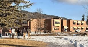 Atiradora que realizou ataque no Canadá matou a própria mãe e irmão, diz polícia