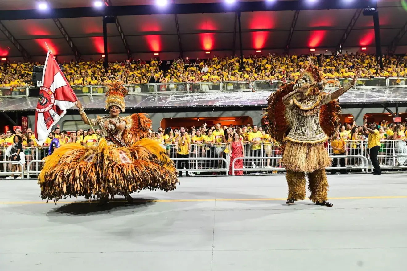 Atrasos, desmaio e briga: como foi a 1ª noite de desfiles do Especial de SP