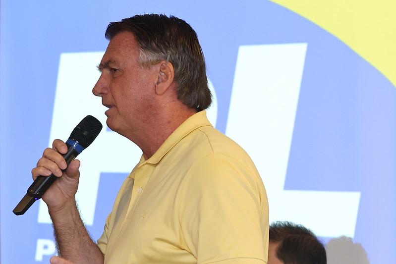 Bolsonaro pede autorização para se reunir com esses deputados enquanto está detido