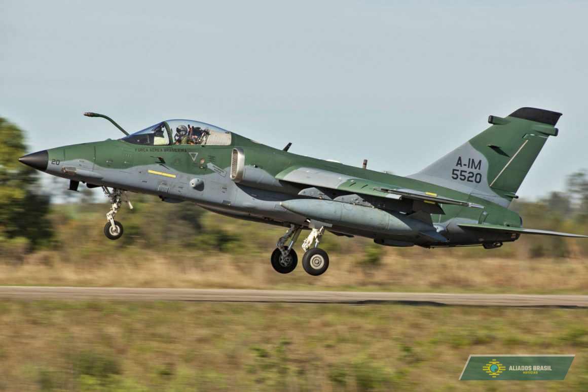Brasil pode ter receptado peças de caças AMX roubadas, diz investigação na Itália