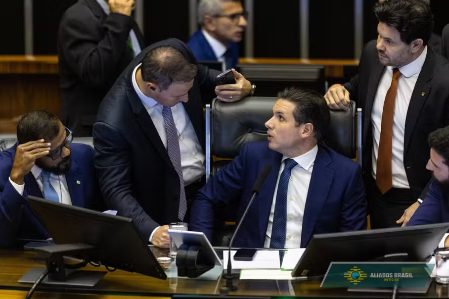 Câmara aprova PL Antifacção com endurecimento de penas e barra taxação de bets; texto segue para sanção