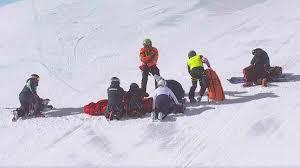 Campeã olímpica sofre queda grave no downhill e é resgatada por helicóptero