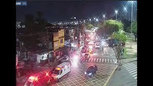 Casas desabam no Maracanã; bombeiros tentam tirar mãe e filha dos escombros