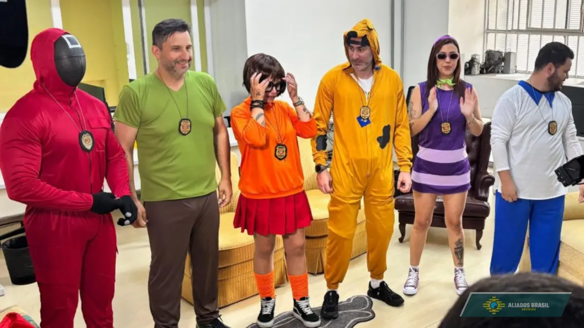 Como são escolhidas as fantasias de policiais infiltrados no Carnaval?