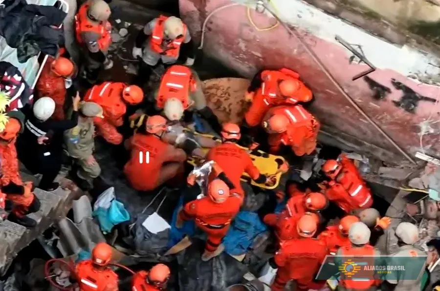 Criança resgatada em desabamento no Rio pedia: “Me tira daqui”