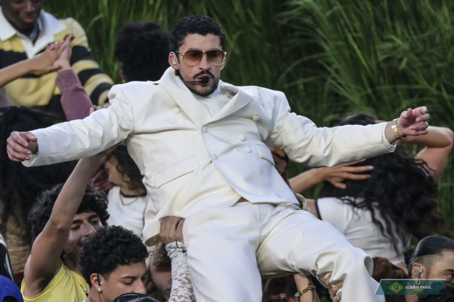 Deputada do PSOL quer título de cidadão brasileiro a Bad Bunny