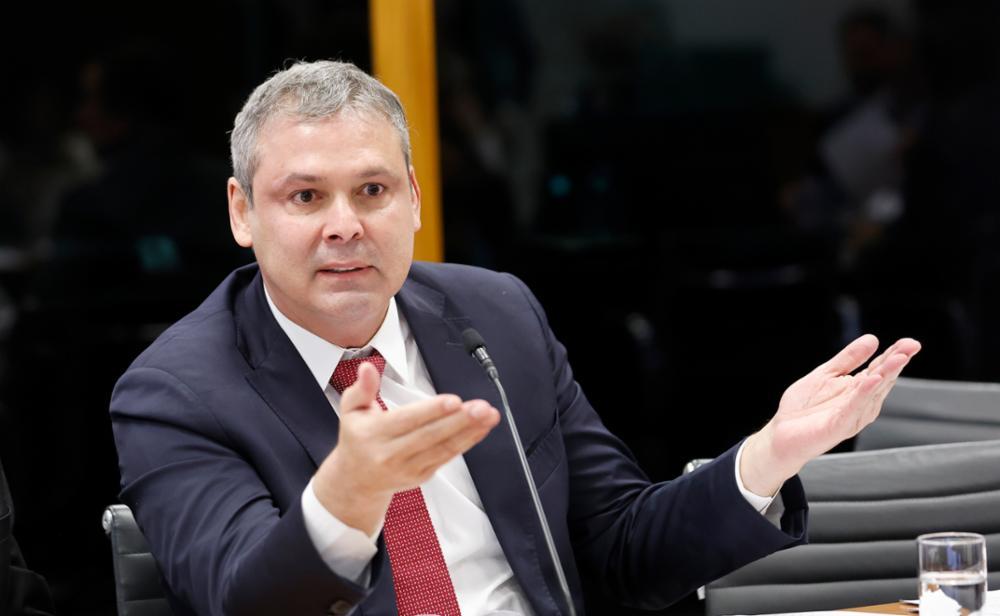  Lindbergh Farias deixa a liderança do PT na Câmara