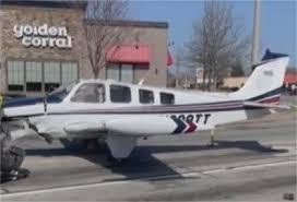 “Digam à minha esposa que a amo”: piloto faz pouso de emergência em rodovia nos EUA