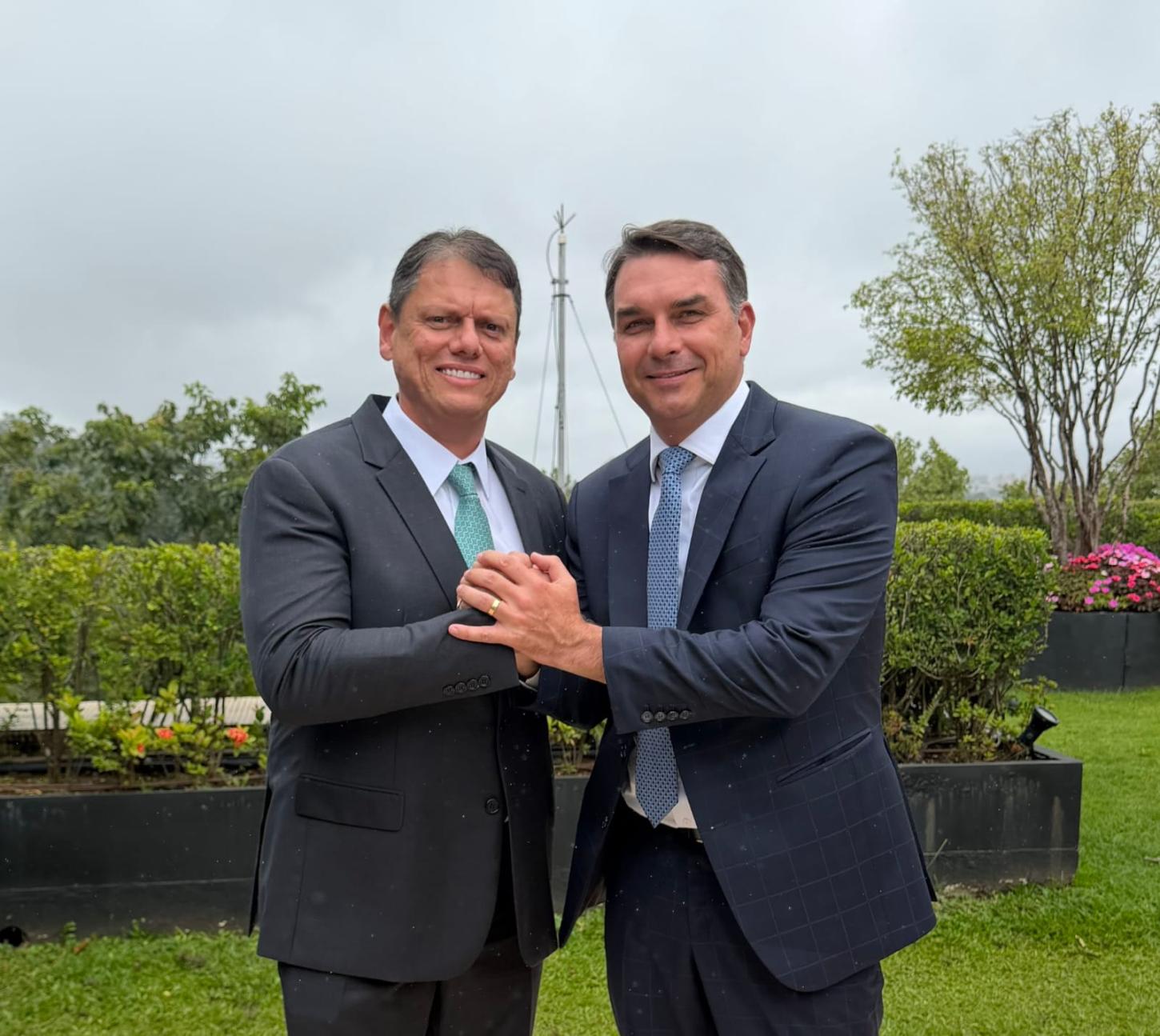 E o meu amigo Flávio? Por essa ninguém esperava.