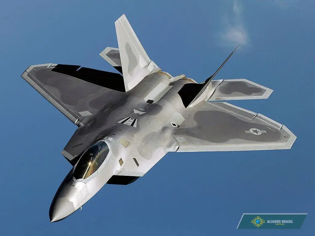 EUA enviam caças furtivos F-22 para Israel em meio à tensão com o Irã