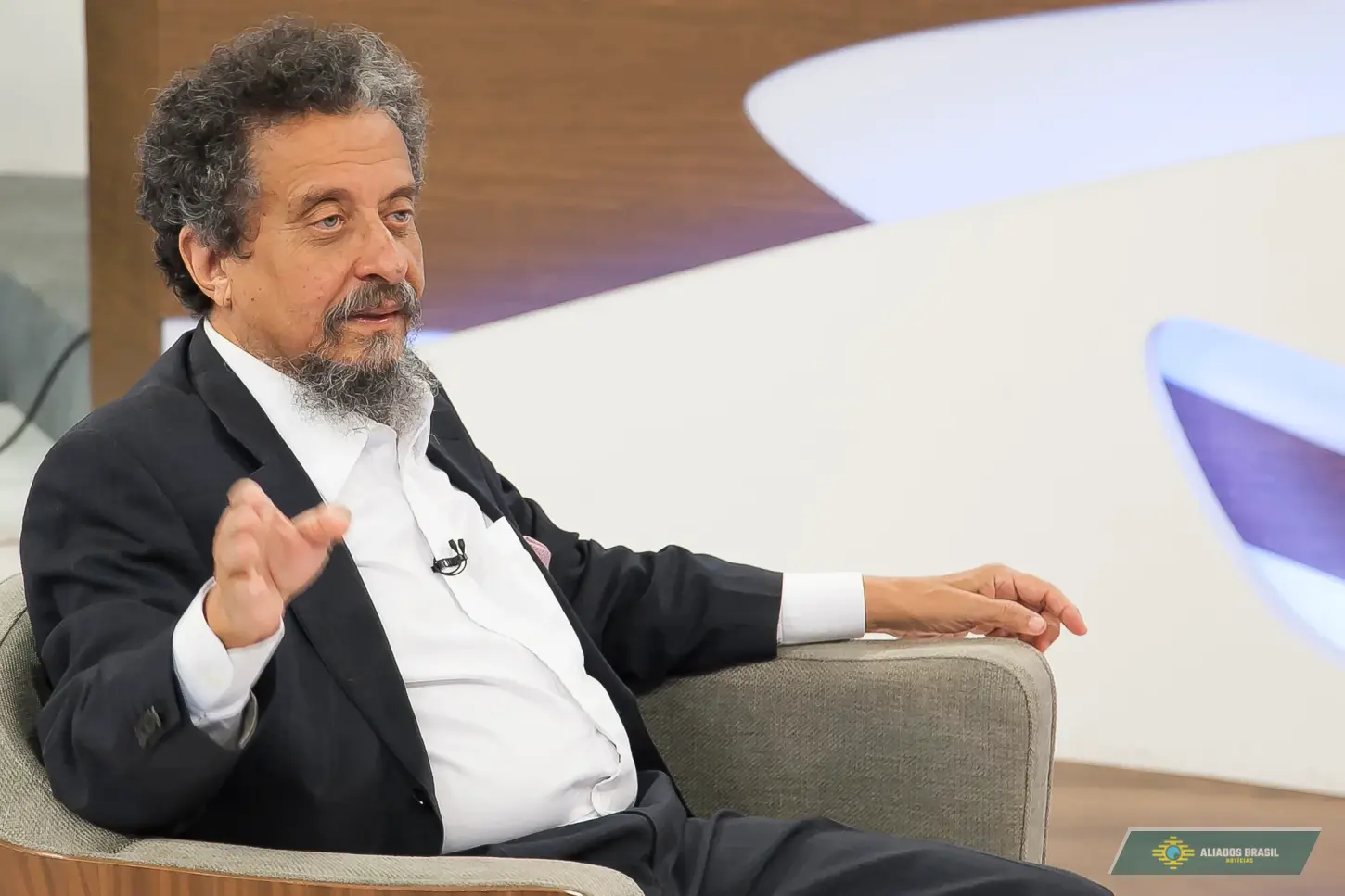 Ex-marqueteiro do PT critica desfile com Lula e Janja na Sapucaí