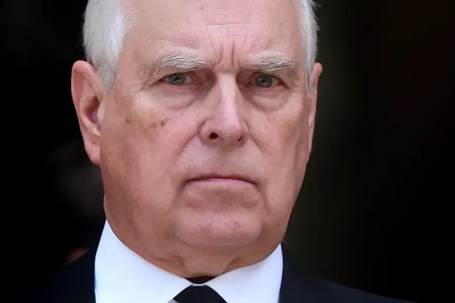 Ex-príncipe Andrew é preso no Reino Unido no dia de seu aniversário