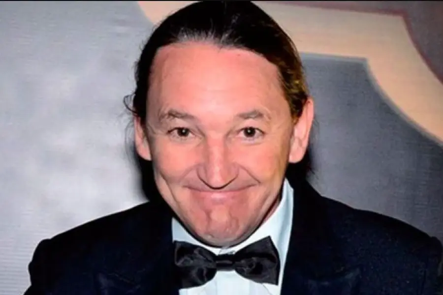 Humorista do Programa do Ratinho entra em coma após acidente