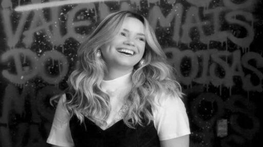 Jornalista Flávia Bacelar morre aos 31 anos após enfrentar câncer agressivo