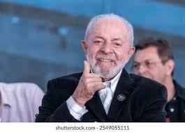 Justiça Federal rejeita ações de Damares e Kataguiri contra enredo de escola de samba sobre Lula