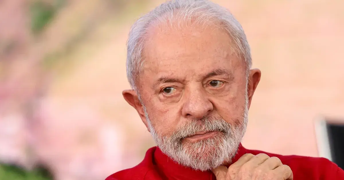 Lula contraria Motta e barra valores acima do teto