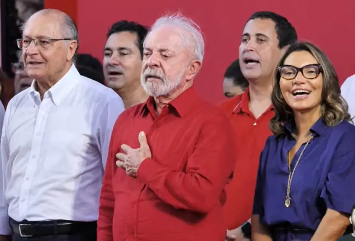 Lula diz que eleição será guerra: “Não tem mais Lulinha paz e amor”