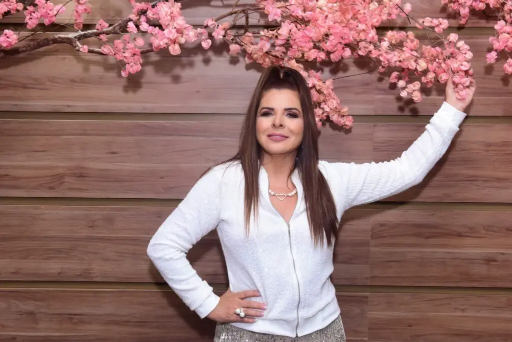 Mara deixa UTI e recebe visita, mas continua internada