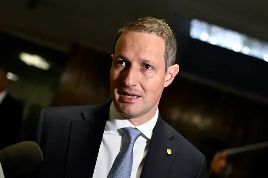 Moraes autoriza Derrite, relator do PL Antifacção, a visitar Bolsonaro