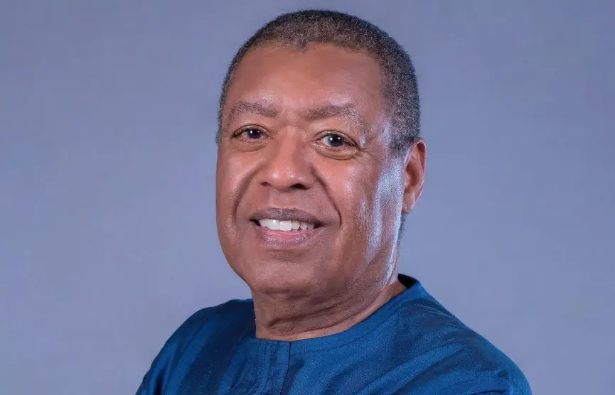 Morre o cantor americano Ron Kenoly, aos 81 anos de idade