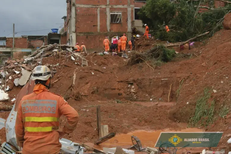 Mortes passam de 60 em MG, e seguem buscas por desaparecidos