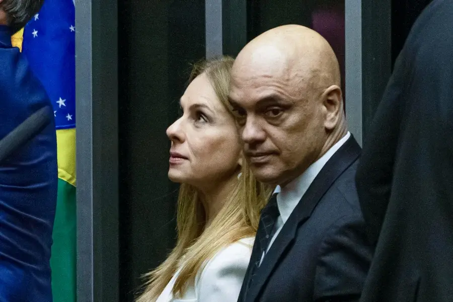 Mulher de Moraes e filho de um ministro tiveram sigilo fiscal quebrado