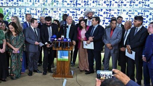 Oposição protocola pedido de CPMI do Banco Master com recorde de assinaturas