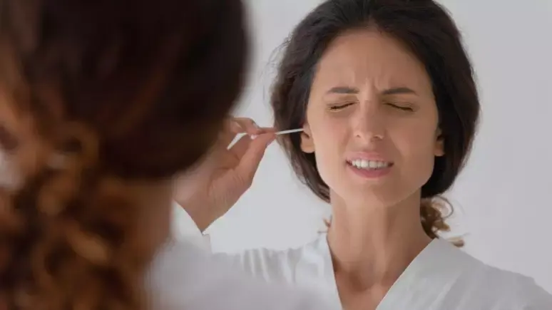 Pode ou não usar cotonete? Veja o que diz especialista  