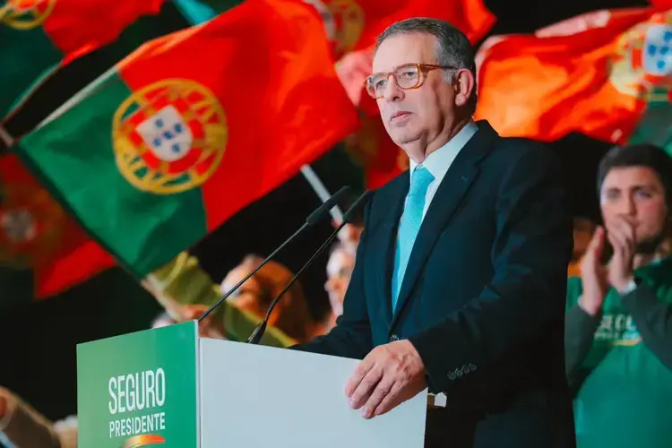 Portugal elege o socialista António José Seguro como novo presidente