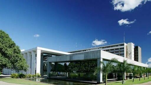 TJ-DF manda deputado do PT se retratar por imagem falsa sobre Bolsonaro e Vorcaro