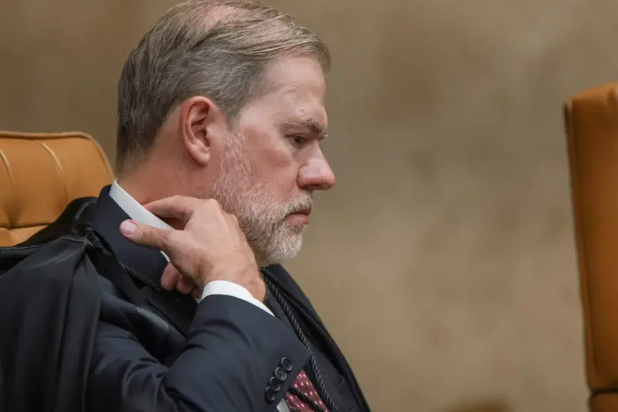 Toffoli diz a Fachin que vai permanecer como relator do caso Master