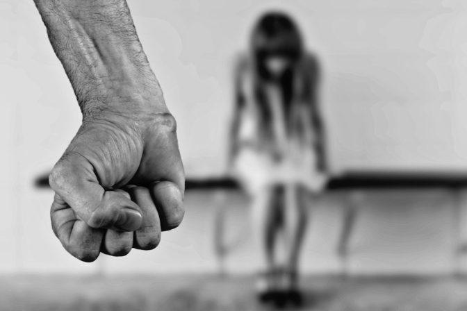 Veja o que se sabe sobre mulher encontrada morta em SP e filha de 2 anos com sinais de violência 