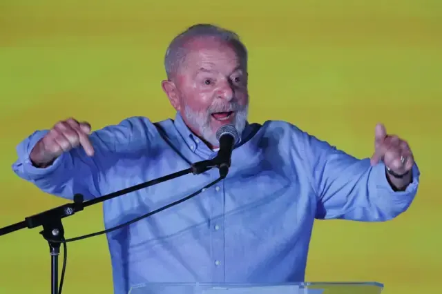 Vídeo: Lula comete gafe ao chamar Janja de ‘Marisa’ em evento público