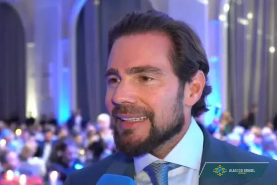 Advogado que deixou defesa de Vorcaro tem clientes que podem ser delatados