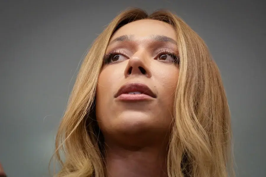 Após atrito com Ratinho, Erika Hilton aciona MP contra Ratinho Jr.