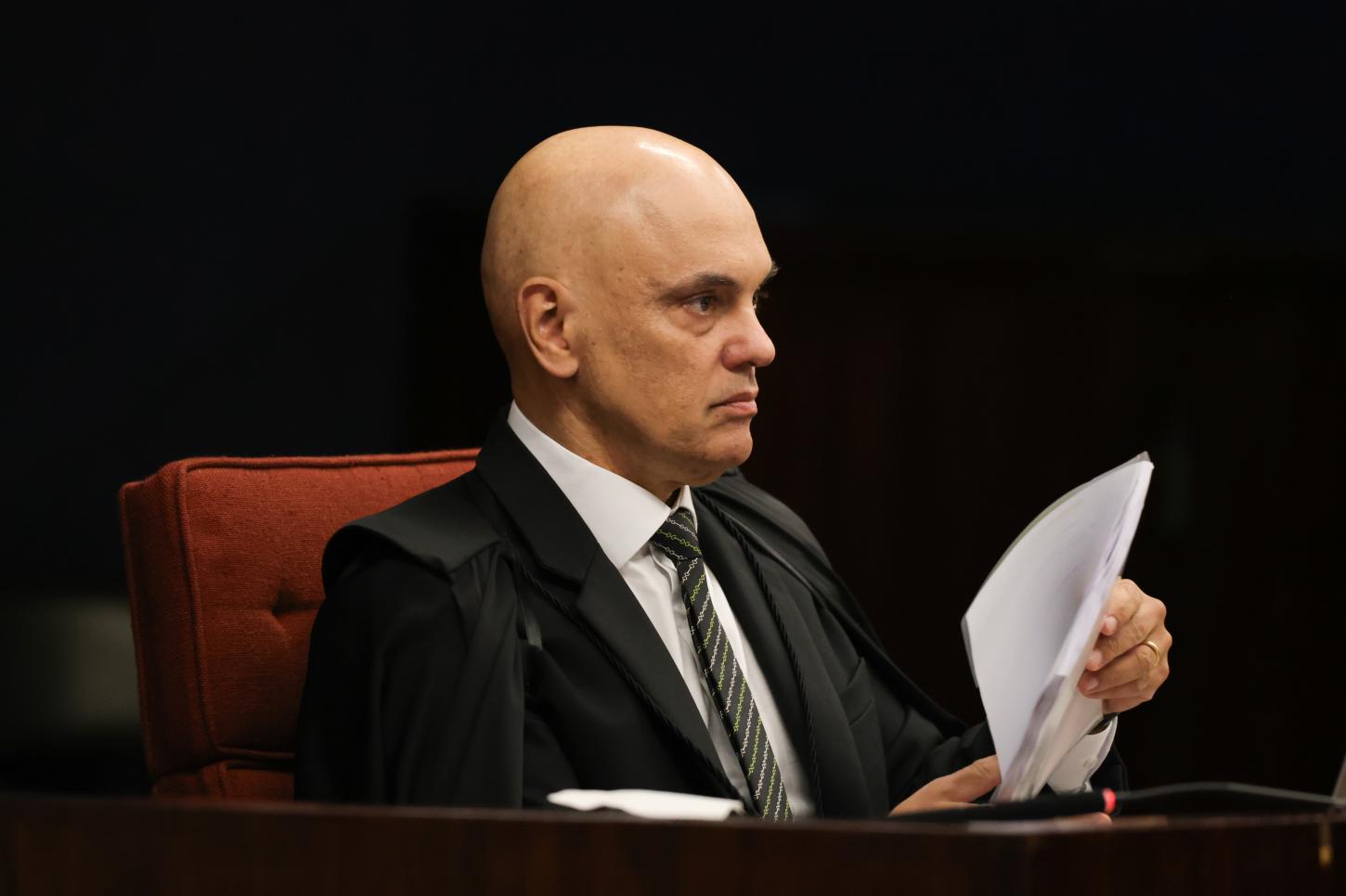 Associações criticam busca e apreensão de Moraes contra jornalista