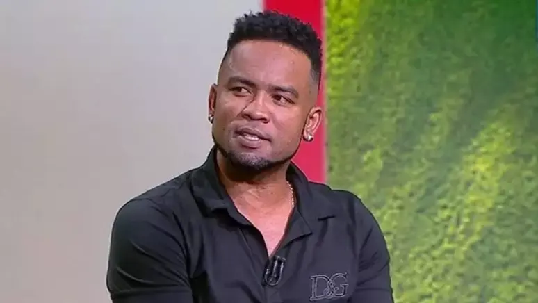 Atividades s3xuais em público, ofensas e mais: ex-jogador é expulso de condomínio do Rio