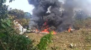 Avião militar cai na Colômbia; mais de 100 soldados estavam a bordo, diz imprensa