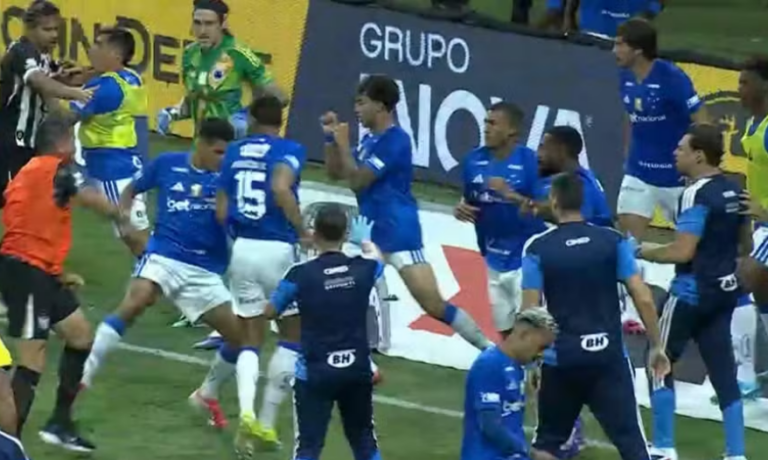 Cenas de guerra no Mineirão: Briga generalizada marca título do Cruzeiro sobre o Atlético